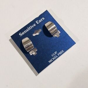 Chic Silver-tone Half Circle Design Clip-on Earrings - Women's Fashion Jewelry